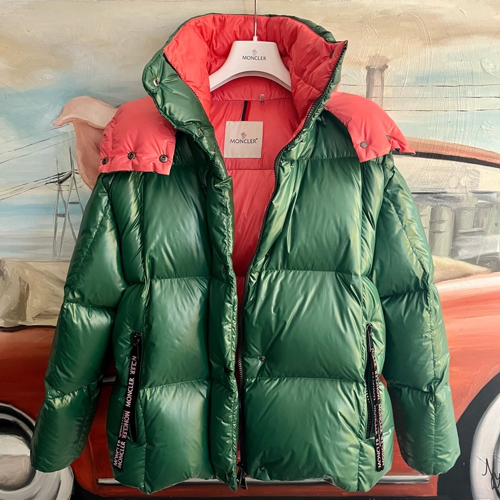 Moncler Parana Hooded Short Down Jacket